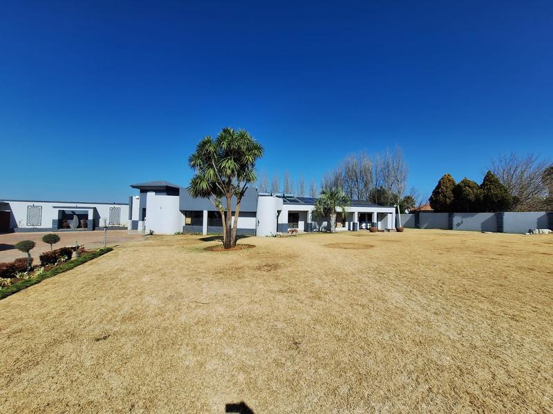 4 Bedroom Property for Sale in Flamwood North West